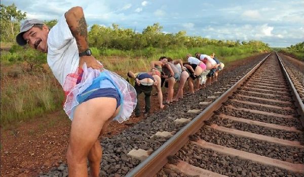 [Image: mooning.jpg]
